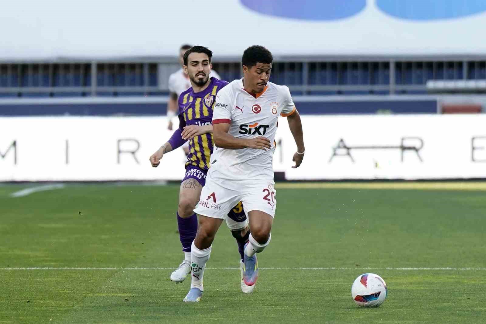 Trendyol Süper Lig: Eyüpspor: 0 - Galatasaray: 0 (Maç devam ediyor)
