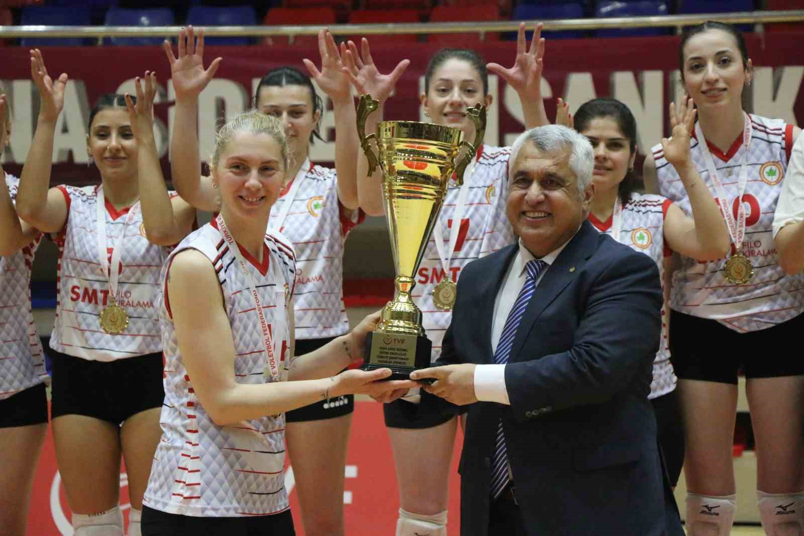 İşitme Engelliler Türkiye Voleybol Şampiyonası Karabük’te sona erdi
