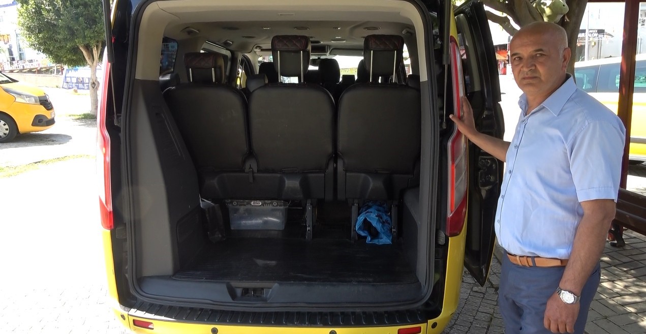 Takside unutulan 18 bin 300 euroyu sahibine teslim etti