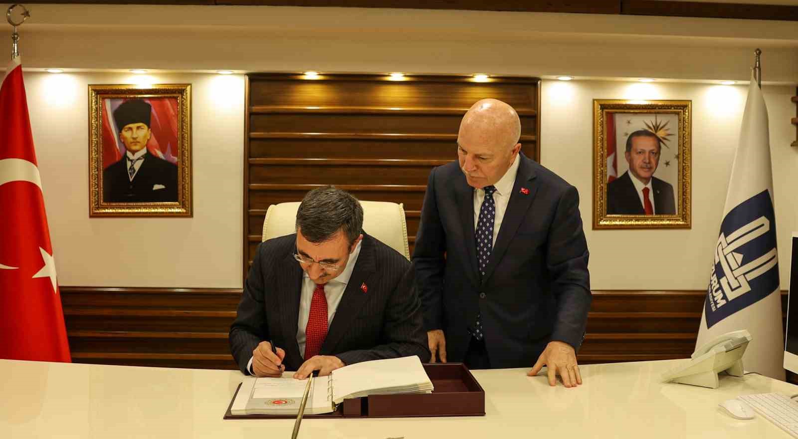 Cumhurbaşkanı Yardımcısı Yılmaz Büyükşehir Belediyesi’ni ziyaret etti