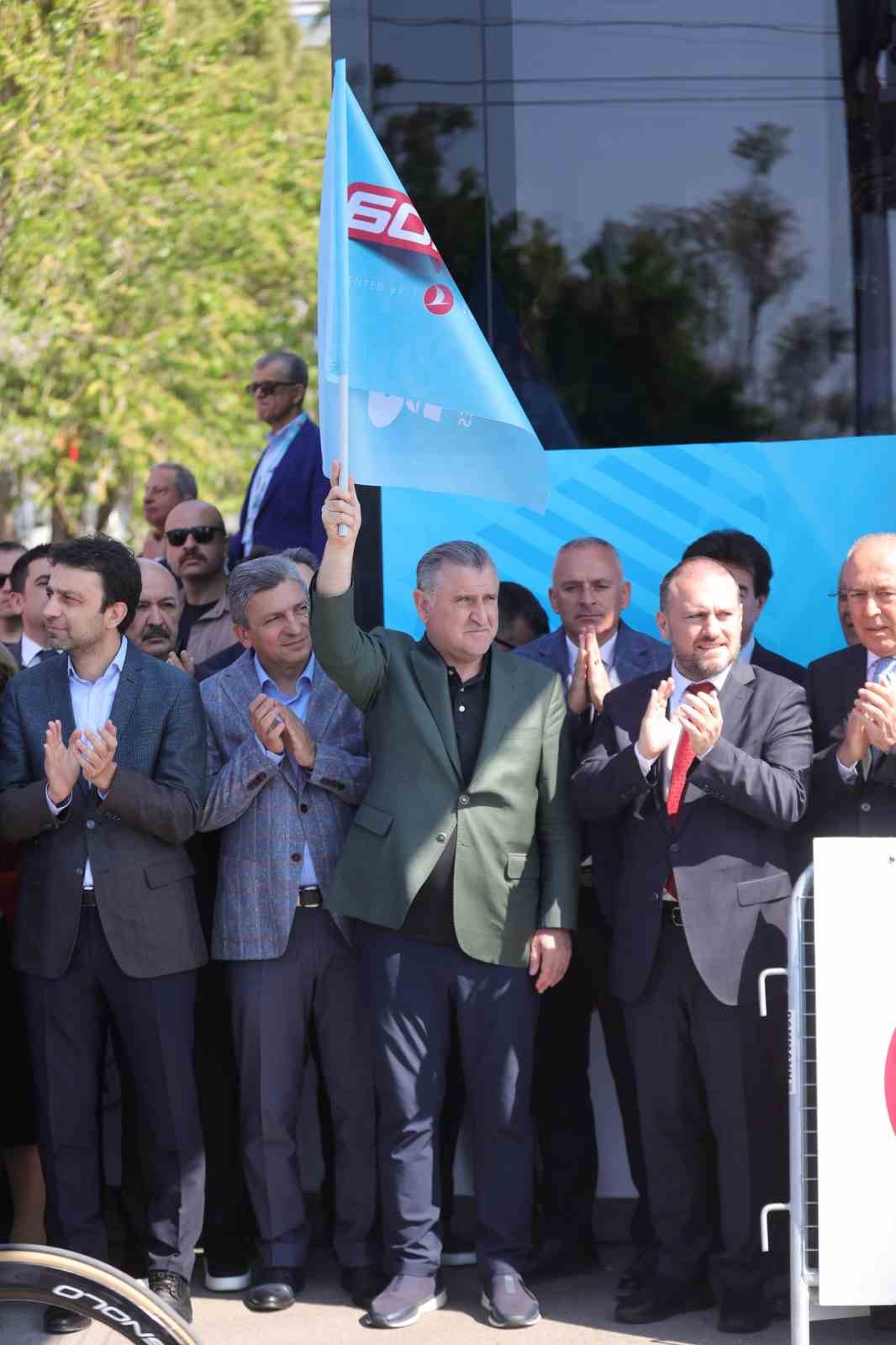 60. Cumhurbaşkanlığı Türkiye Bisiklet Turu, Antalya - Antalya etabıyla başladı