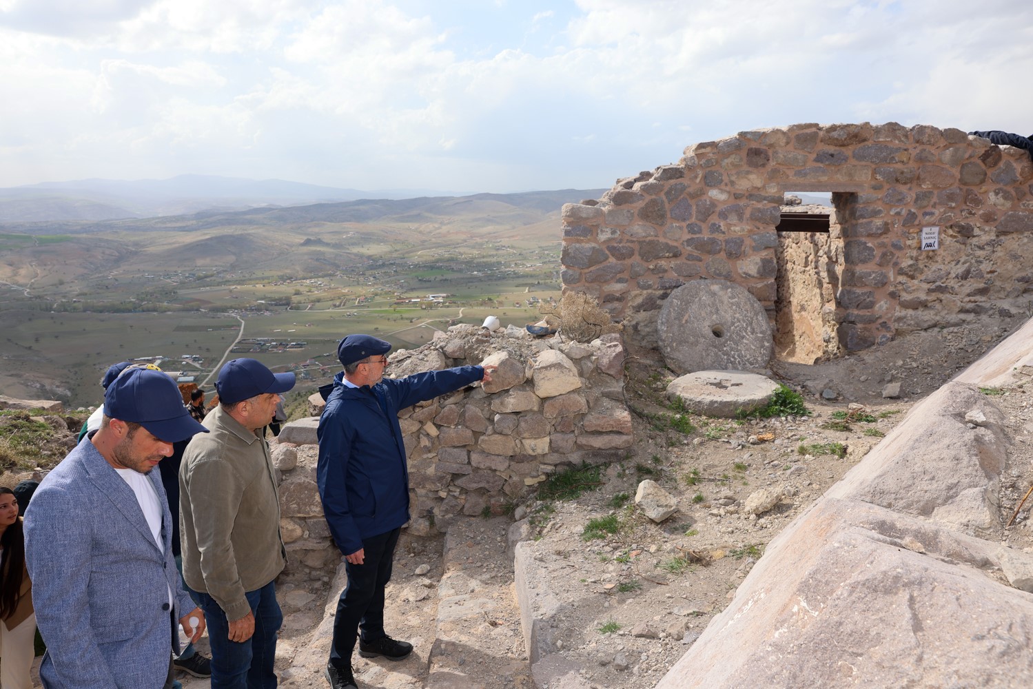 Konya&rsquo;nın zirvesi Gevale Kalesi turizme kazandırılıyor

