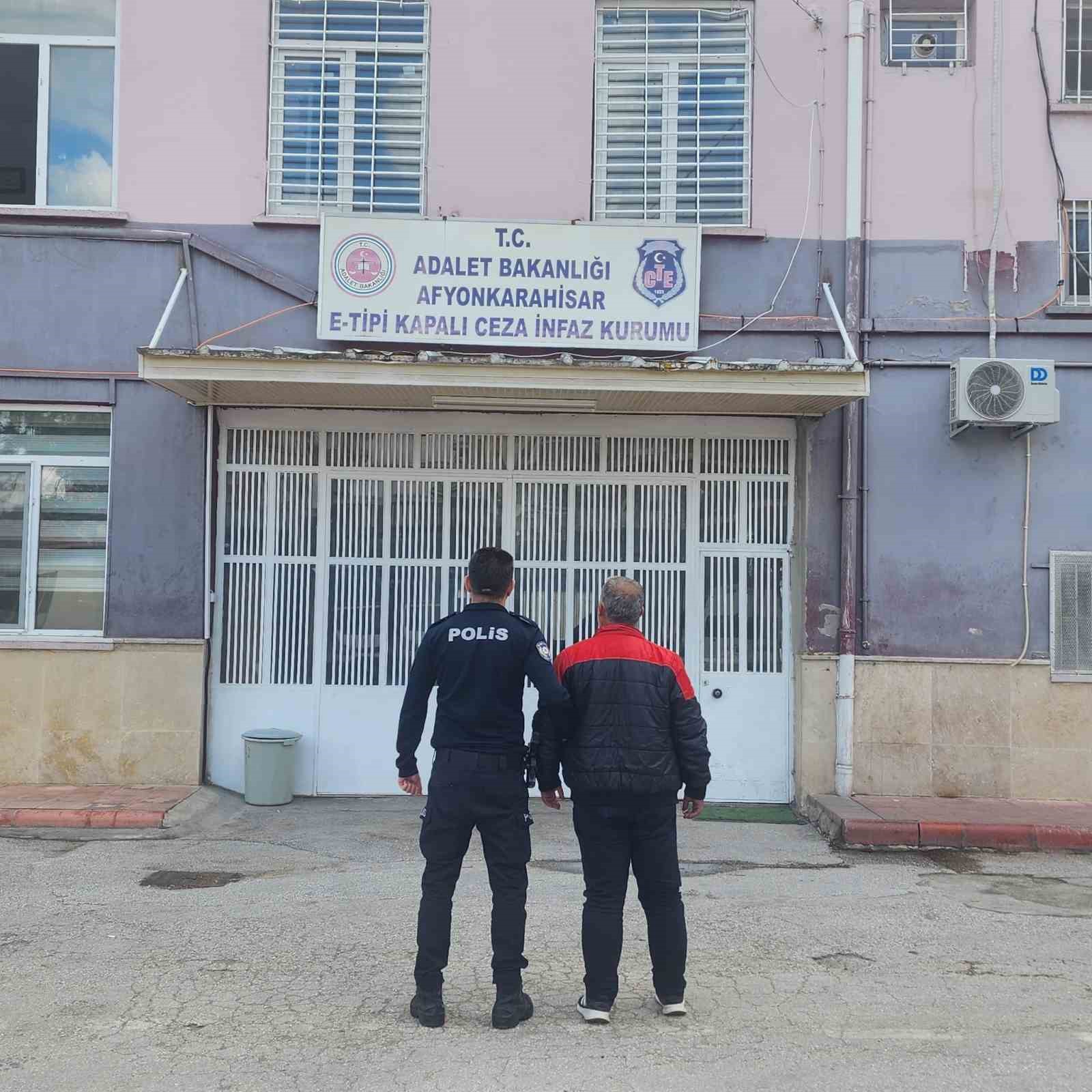 Muayene için gittiği hastanede televizyon çaldı