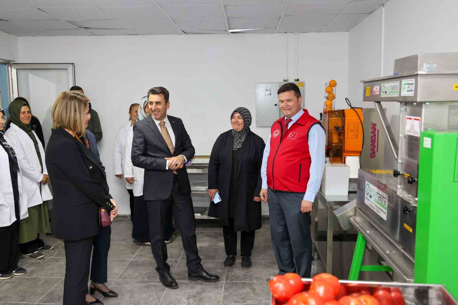 Narinhisar Kadın Kooperatifi&rsquo;ne destek ziyareti
