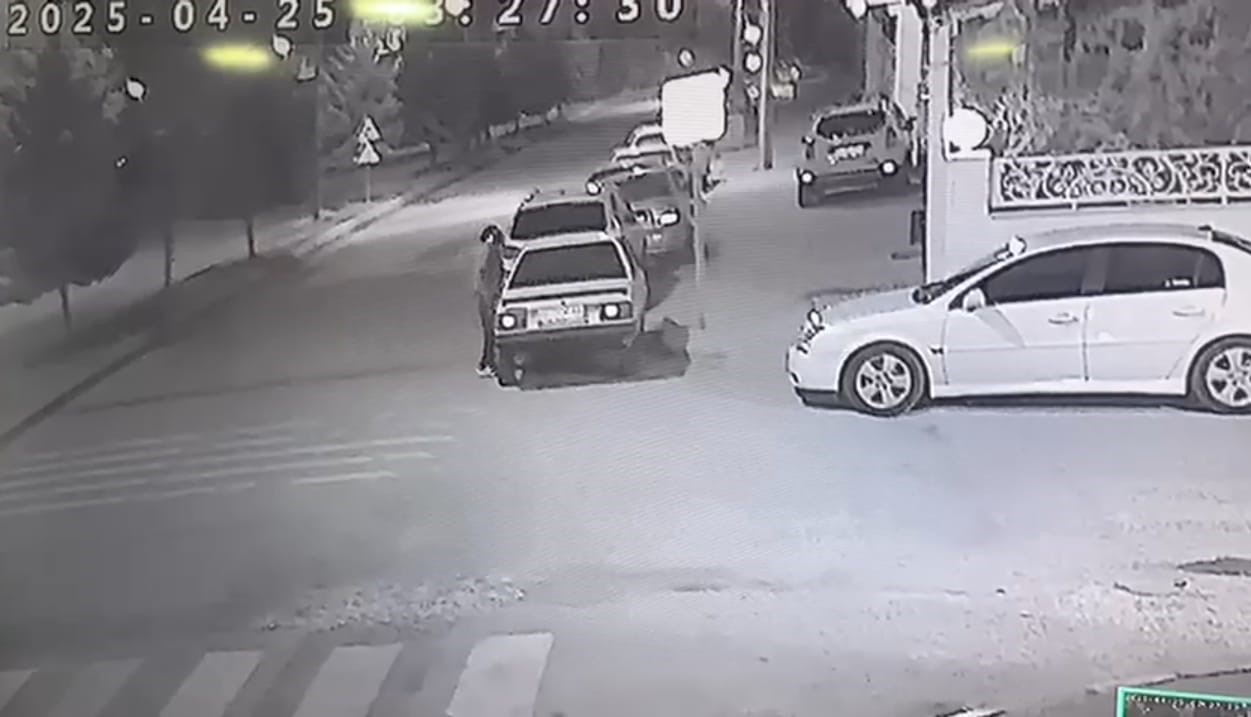 Çalıntı otomobille başka bir otomobil çaldılar
