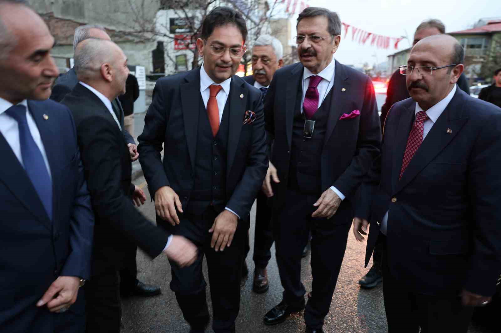 TOBB Başkanı Hisarcıklıoğlu’ndan Erzurum Ticaret Borsası’na ziyaret