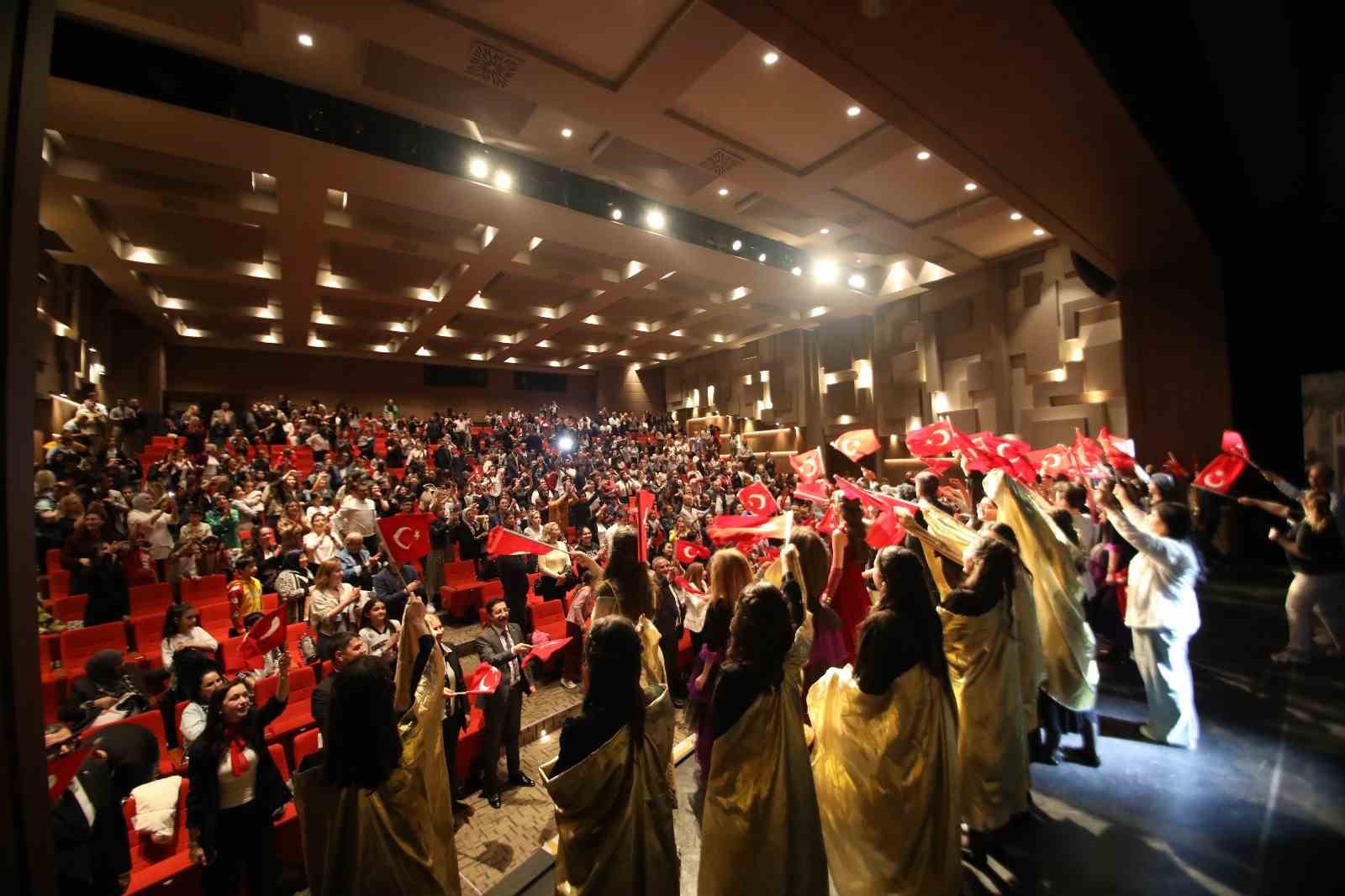 GKV’liler ’Bir Shakespeare Rüyası’nı sahneledi