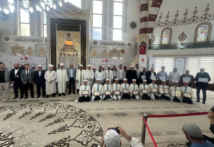 Tavşanlı Sultan Selim Kur’an Kursu’ndan 11 hafız mezun oldu