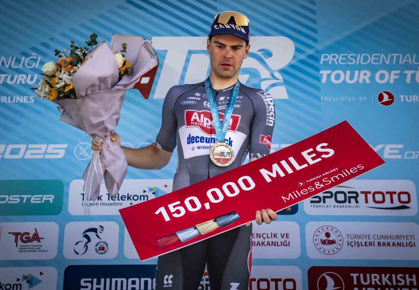 Simon Dehairs: "İlk profesyonel zaferimden dolayı çok mutluyum"