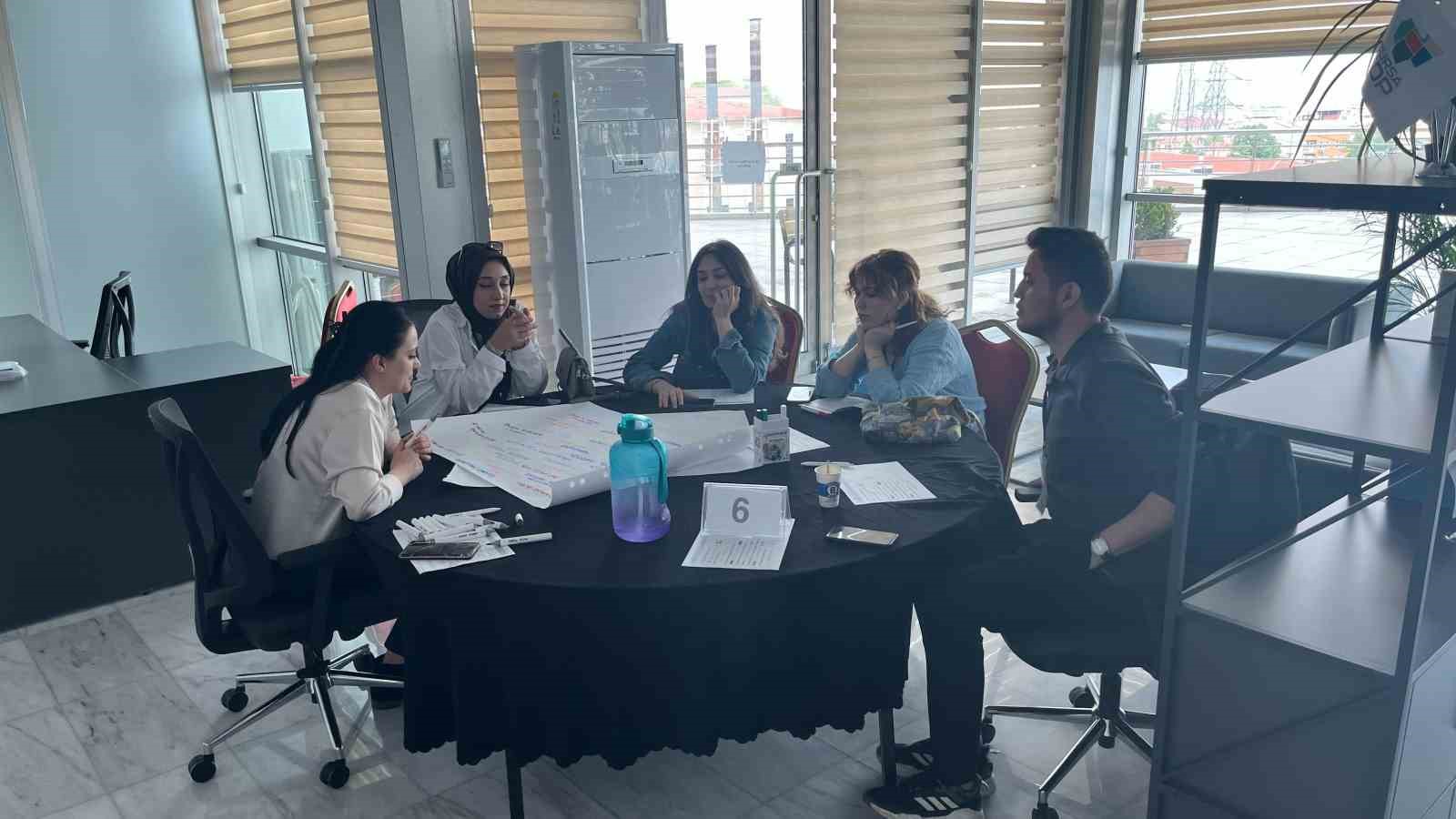 &lsquo;&Ccedil;evre D&uuml;zeni Planı&rsquo; &ccedil;alışmalarına sanatsal yaklaşım
