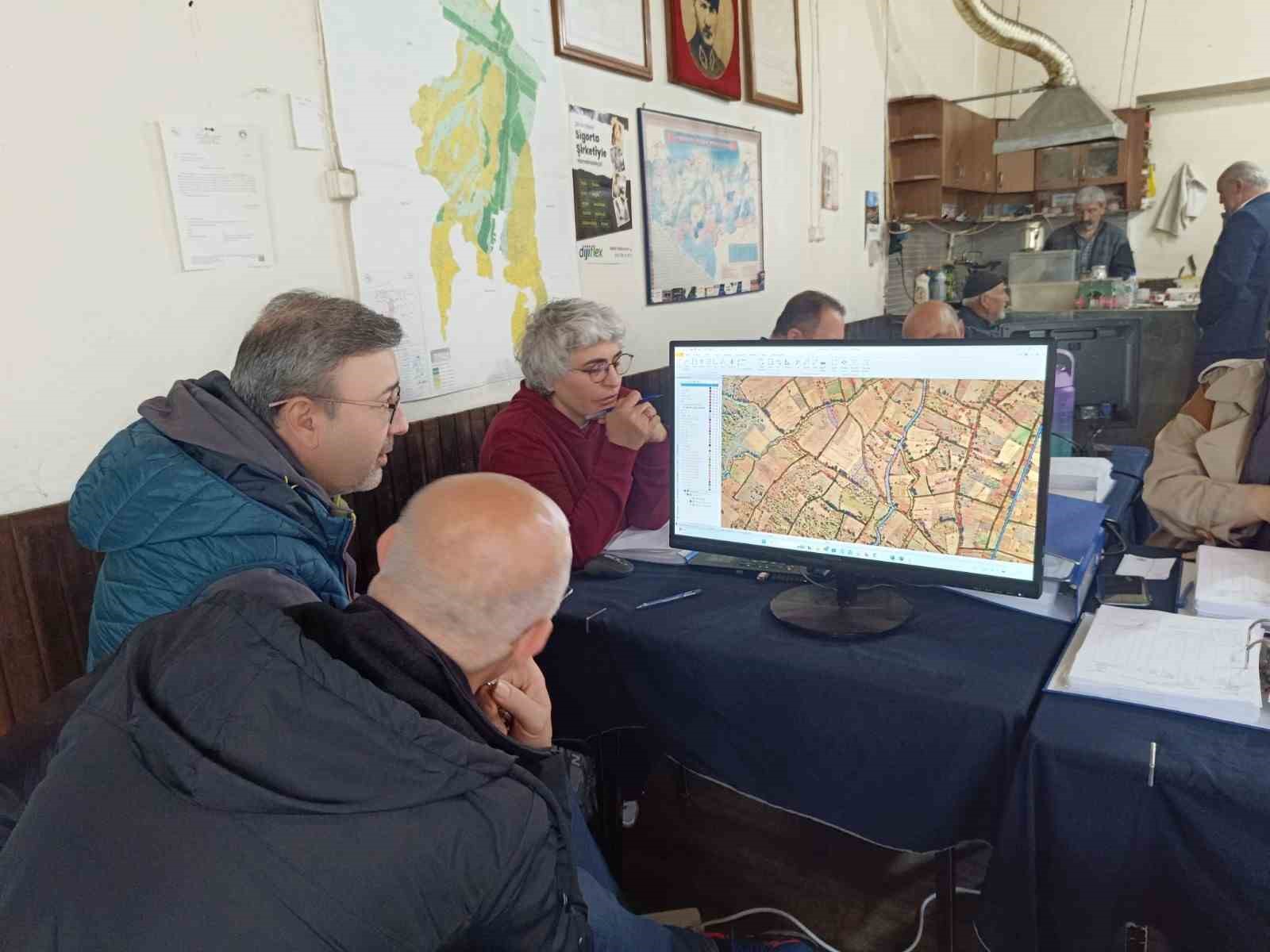 Bu projelerle k&uuml;&ccedil;&uuml;k parseller birleştiriliyor, yolsuz araziler yola kavuşacak
