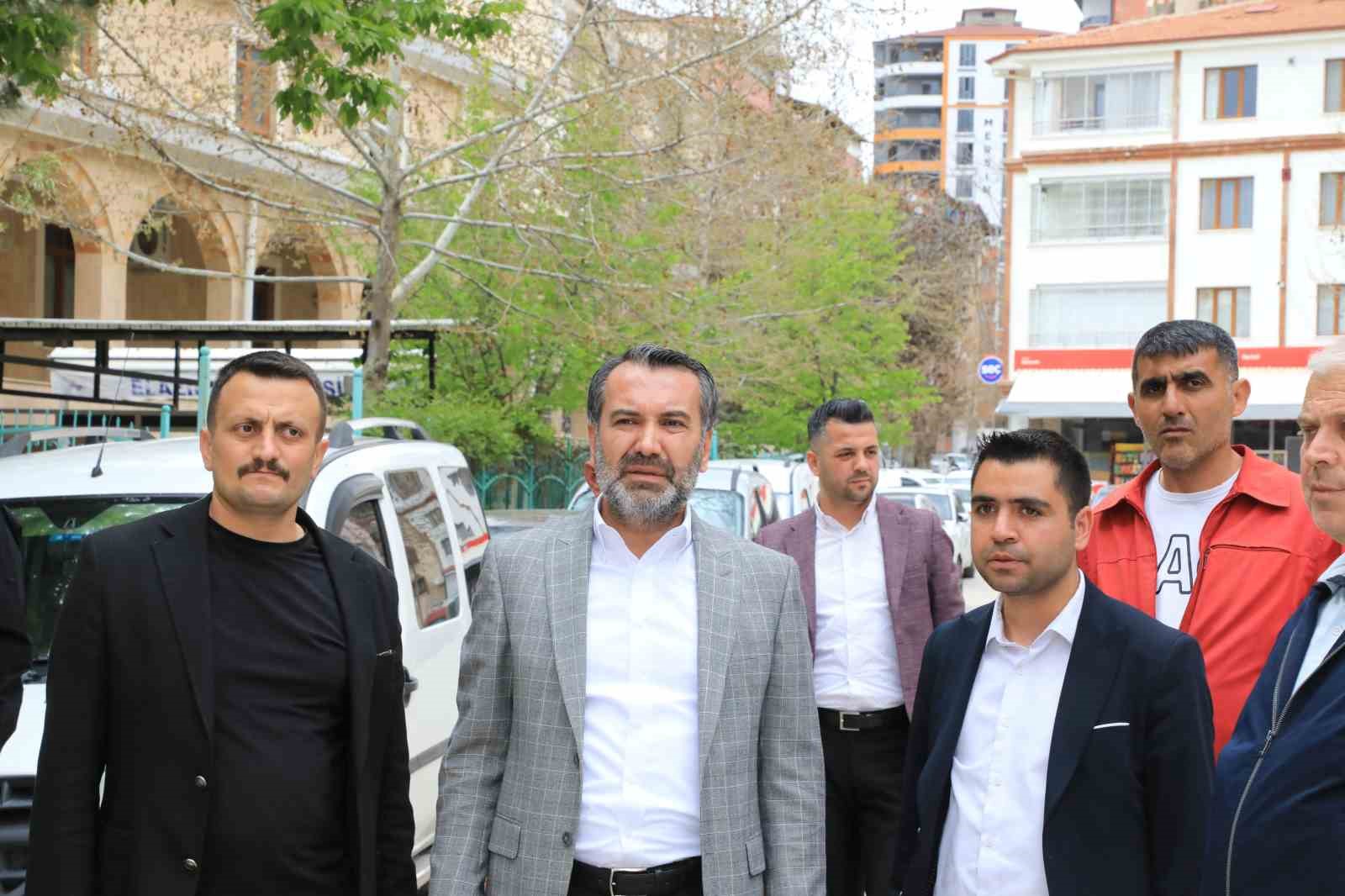 Başkan Şerifoğulları, "Bizim işimiz hizmet etmek, eser &uuml;retmek ve şehrimiz i&ccedil;in projelerimizi yatırıma d&ouml;n&uuml;şt&uuml;rmek"
