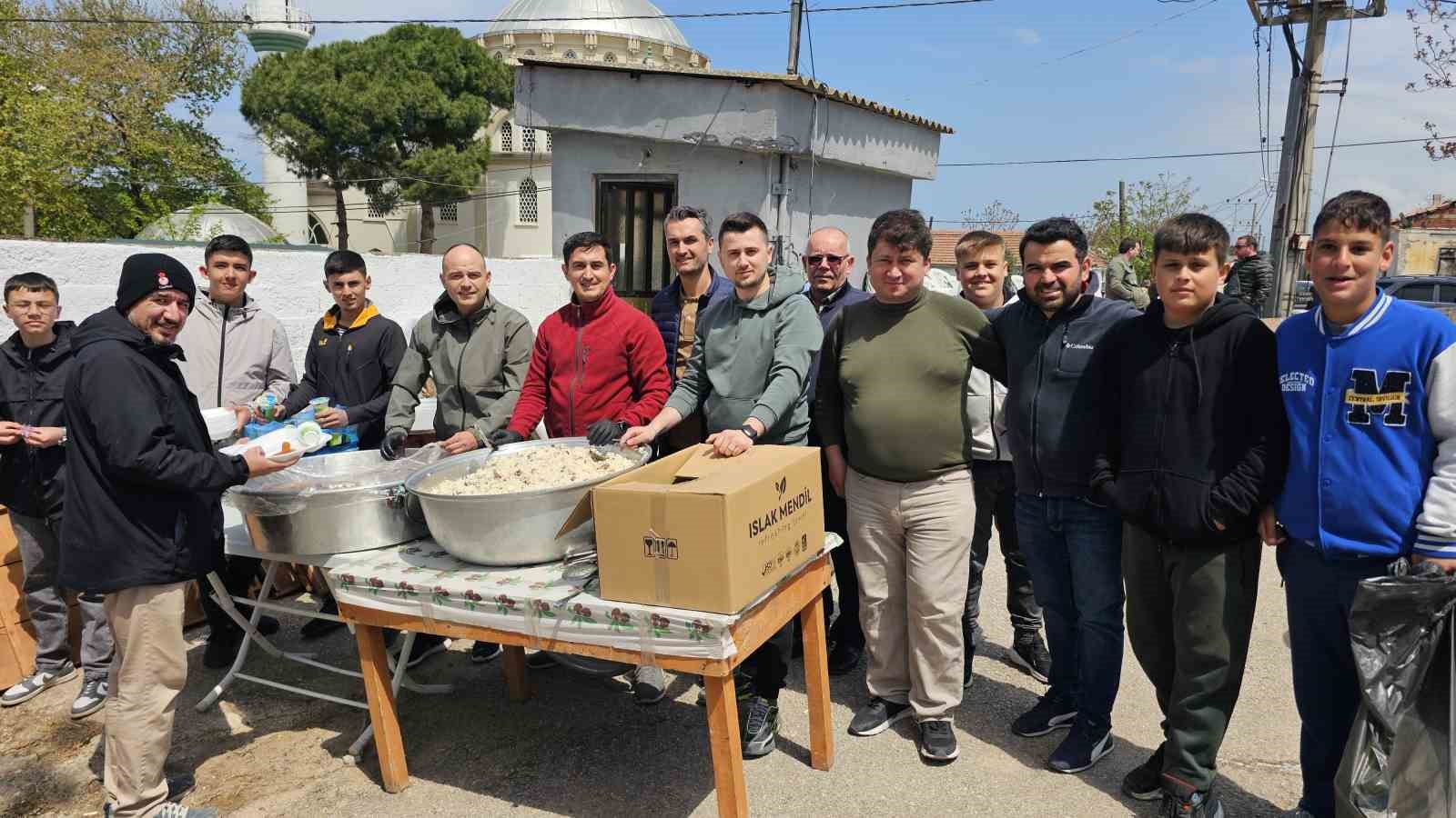 Geleneksel köy hayrında binlerce kişi buluştu