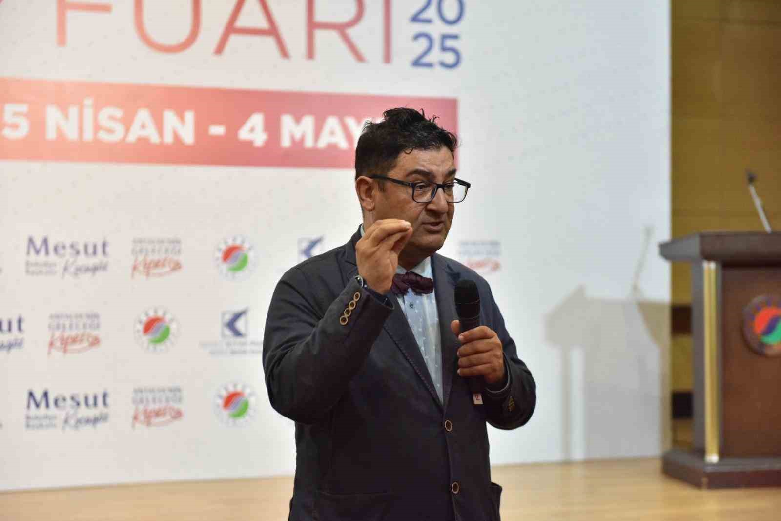 Kepez’de "Düşünen Makine Çağında İnsan Olmak" konuşuldu