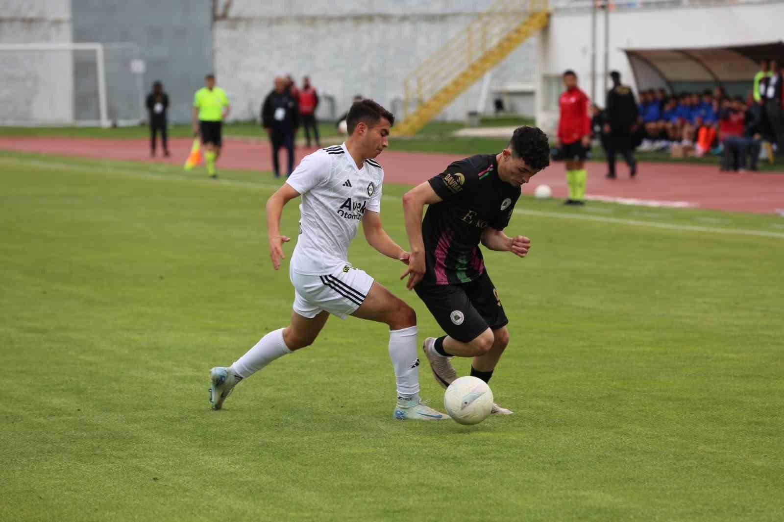 TFF 2. Lig: Isparta 32 Spor: 1 - Altay: 2