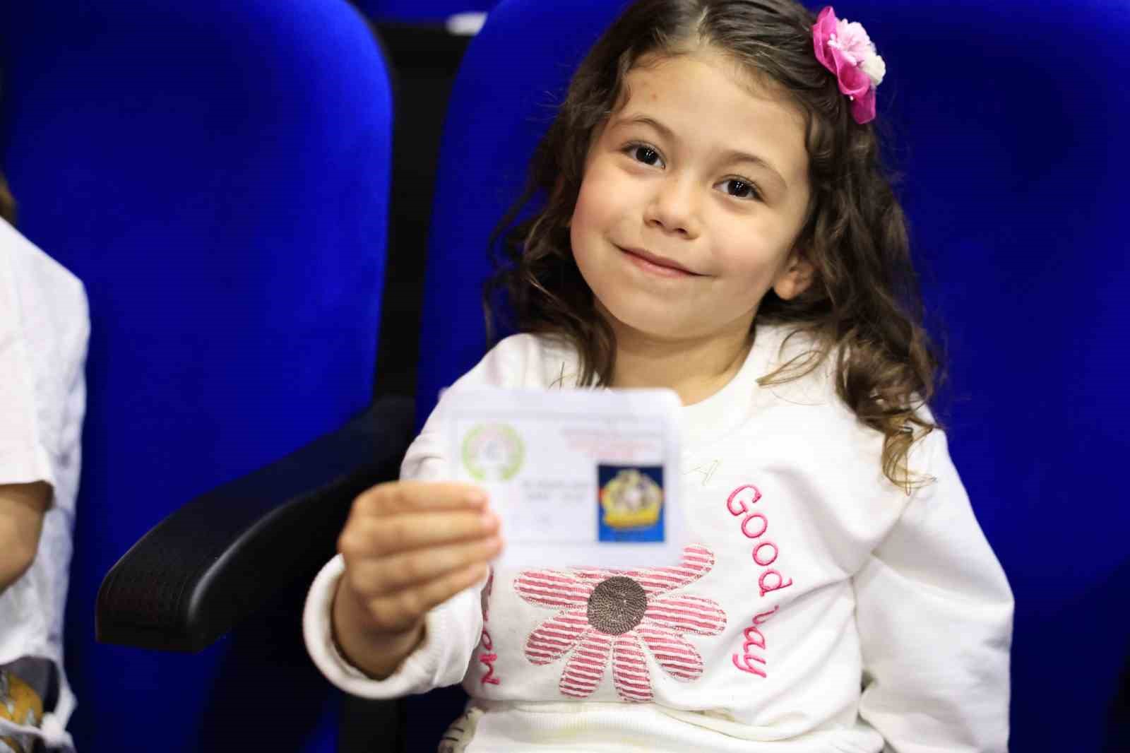 İncirliovalı çocuklar sinemada buluştu