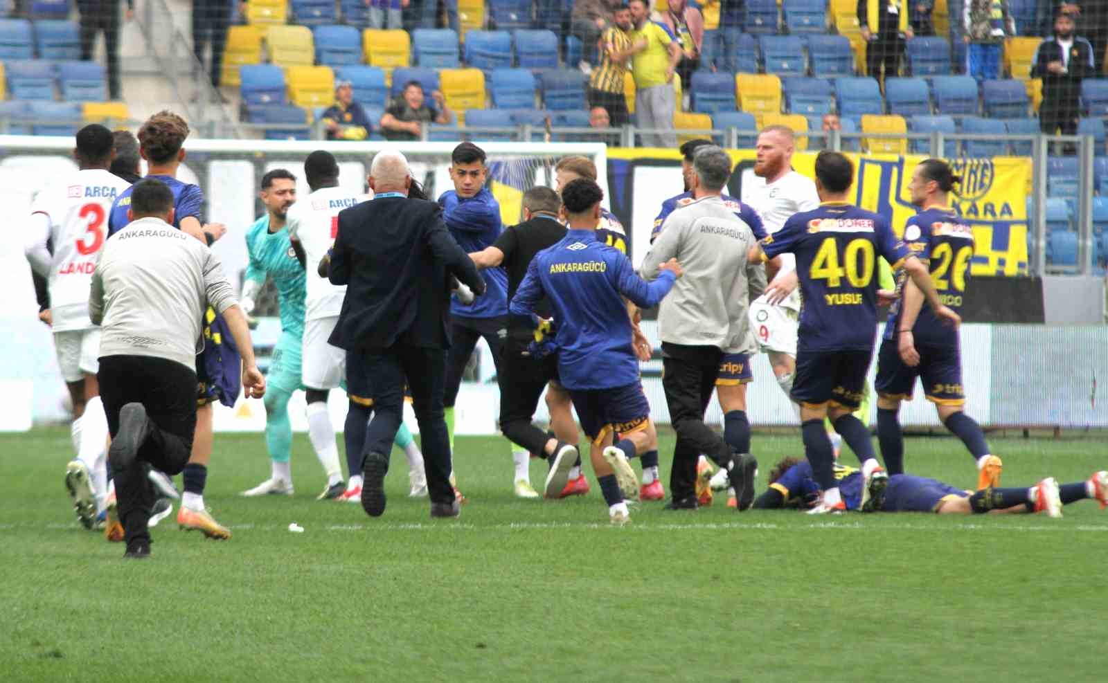 MKE Ankaragücü - Çorum FK maçı sonrası kavga