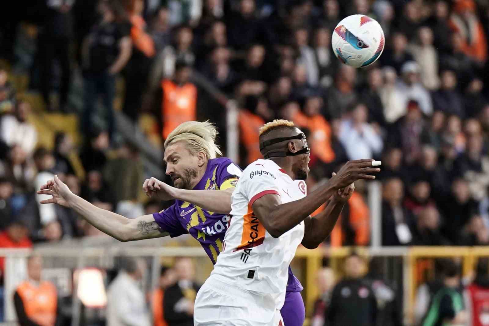 Trendyol Süper Lig: Eyüpspor: 0 - Galatasaray: 1 (İlk yarı)