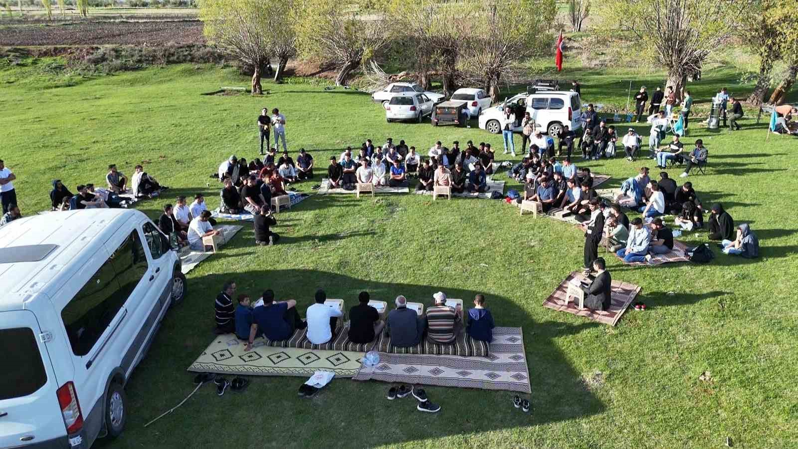 "Bir sure bir sahabe" yarışması düzenlendi