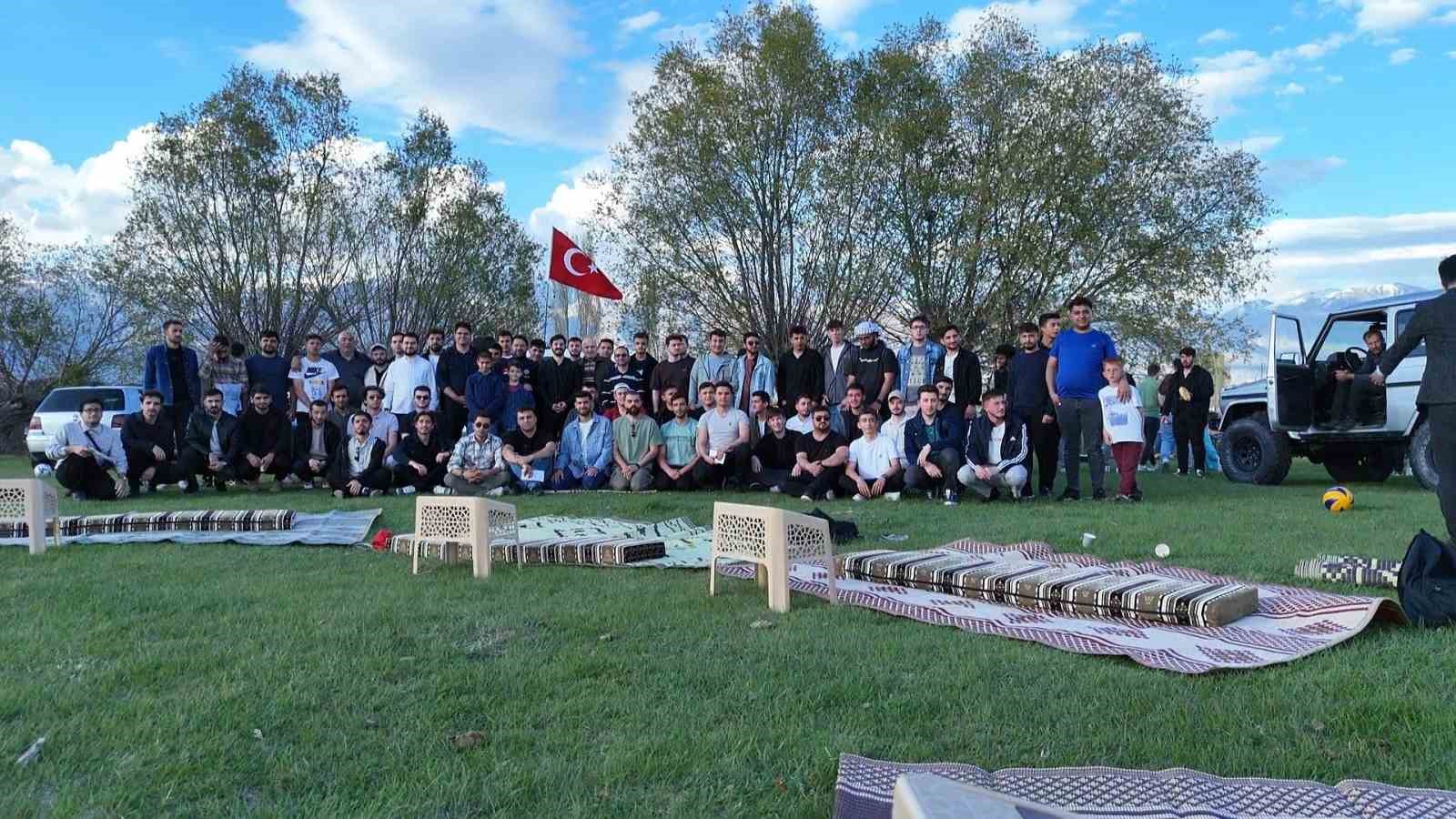 "Bir sure bir sahabe" yarışması d&uuml;zenlendi
