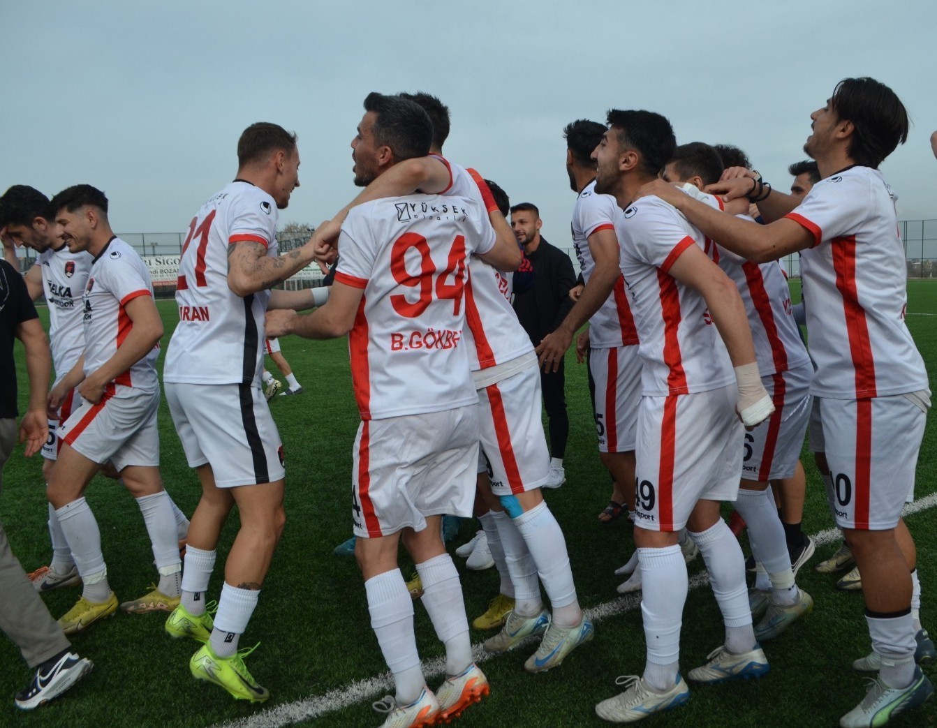 Denizli takımlarından biri düştü, diğeri şampiyon oldu