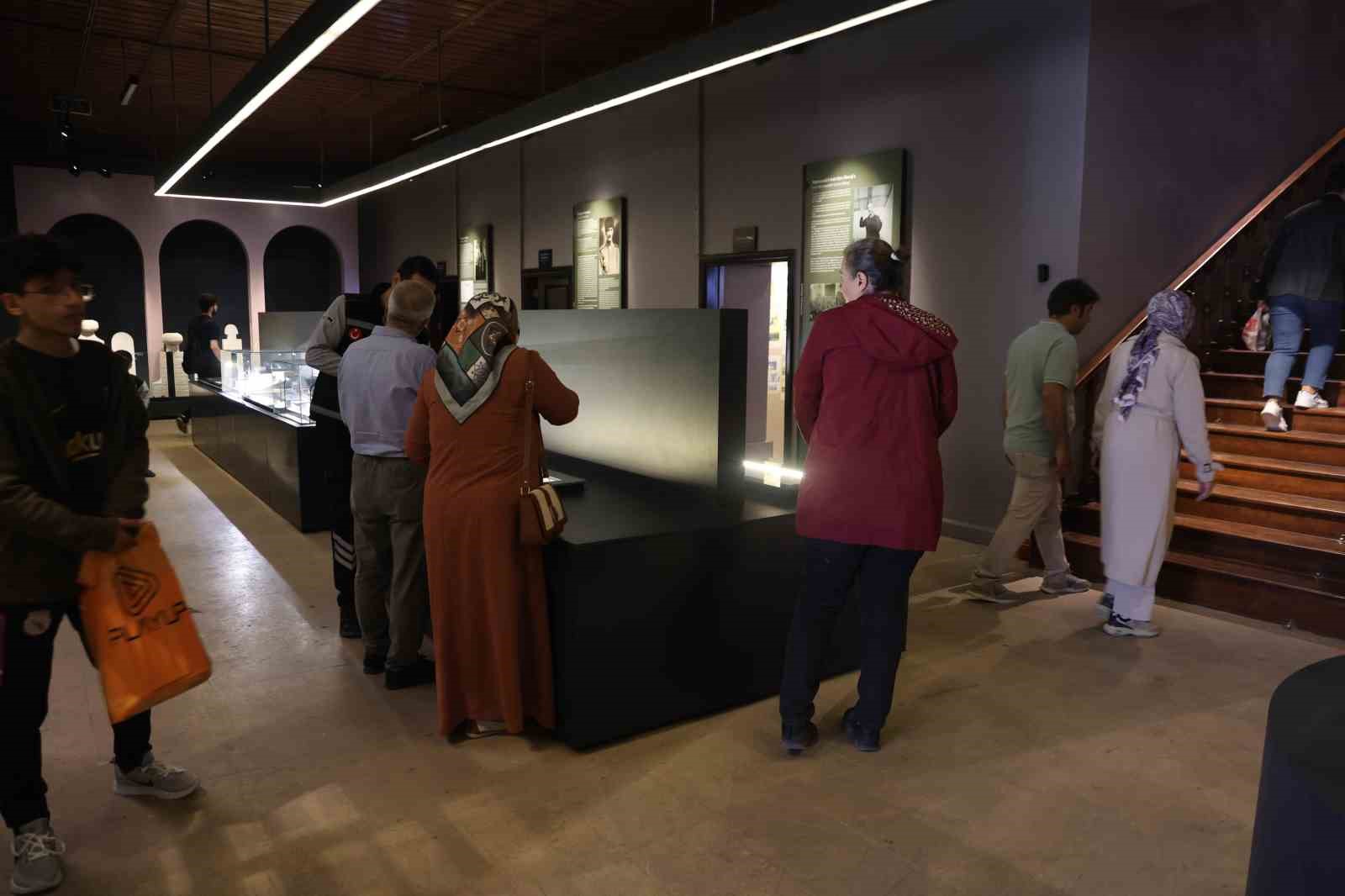 Elazığ Kent Müzesine vatandaşların ilgisi sürüyor