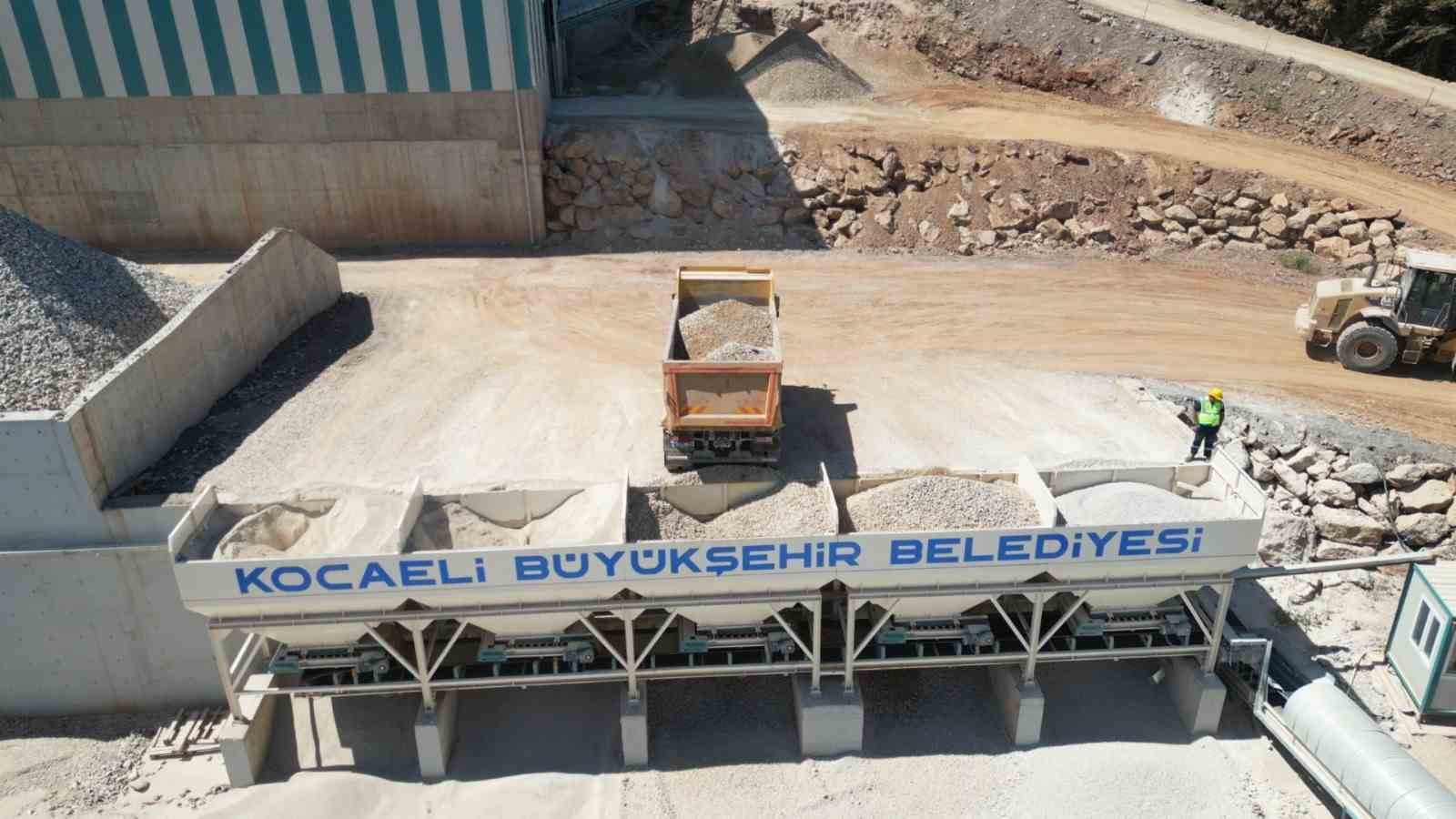 Büyükşehir’in tesisinde saatte 500 ton PMT üretiliyor
