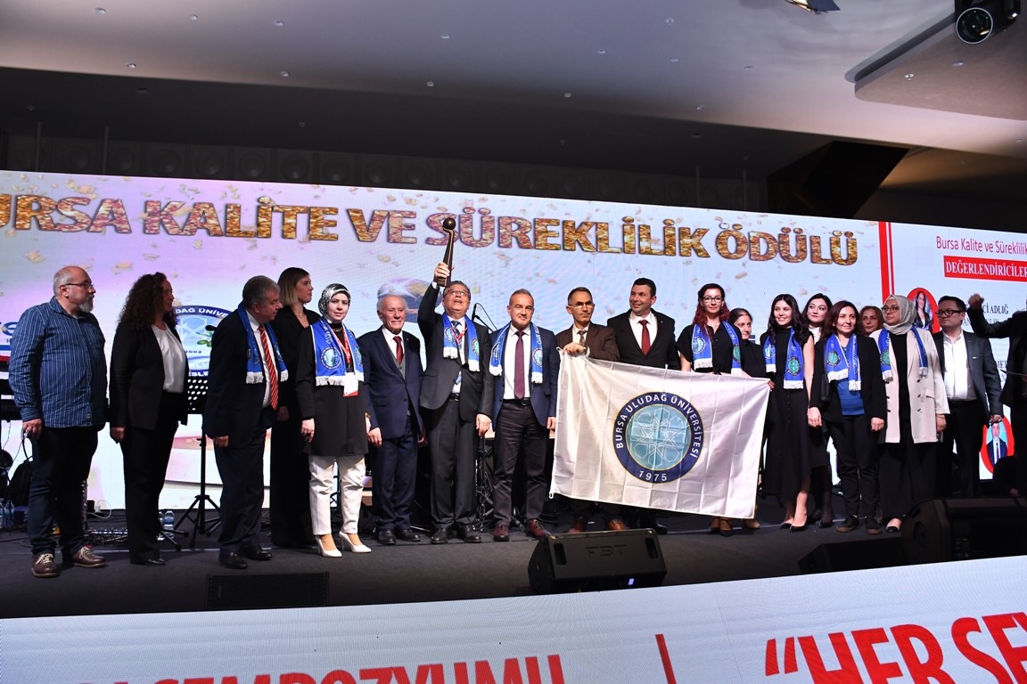Gemlik Asım Kocabıyık MYO’ya"kalitede süreklilik" ödülü