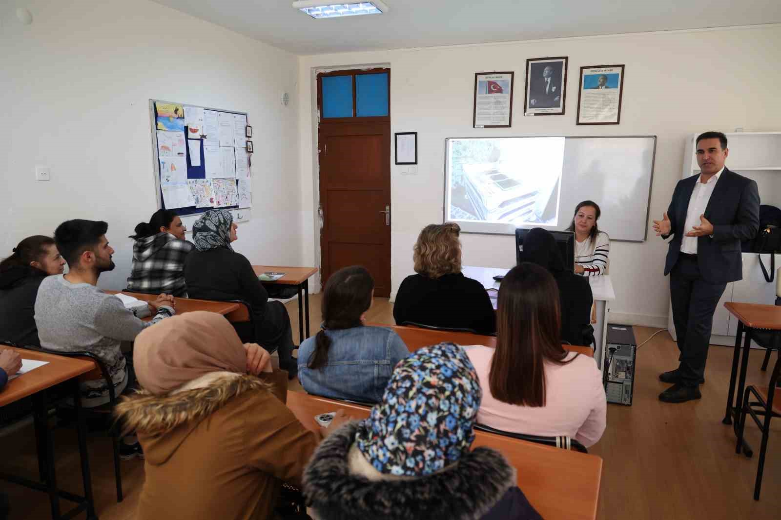 Büyükşehir ipek böceği yetiştiriciliğini yaygınlaştırıyor