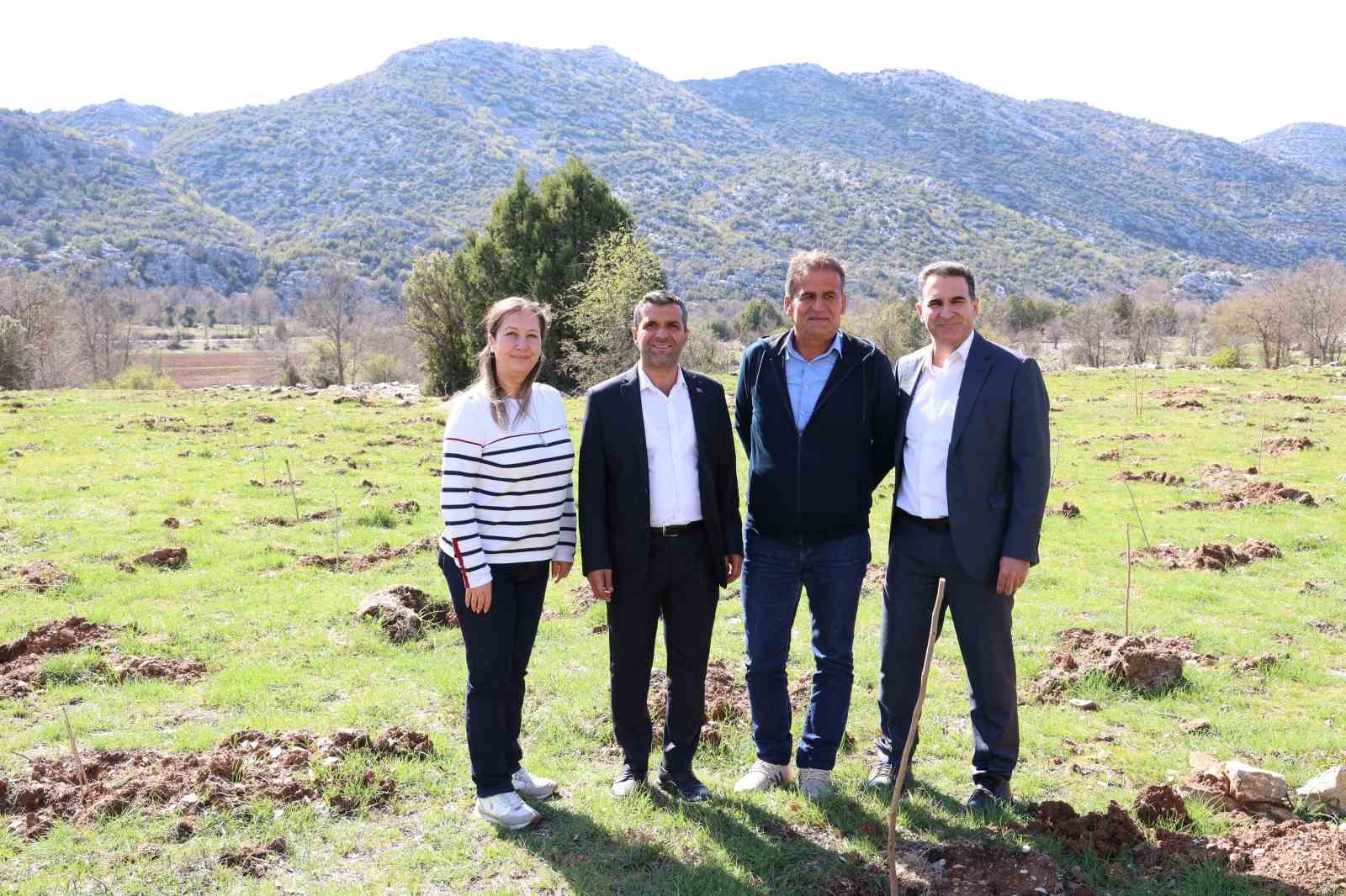 Büyükşehir ipek böceği yetiştiriciliğini yaygınlaştırıyor