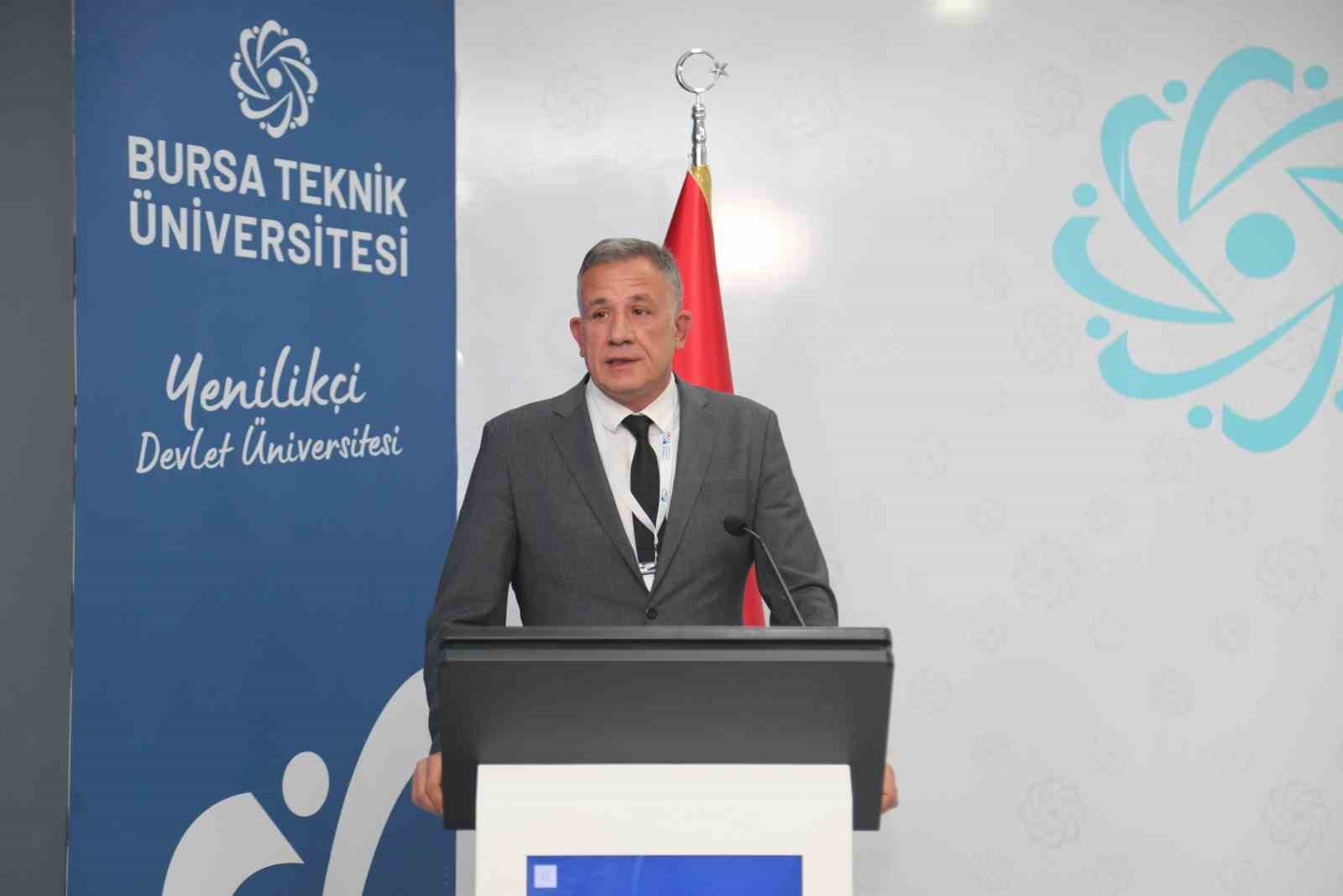 BT&Uuml;&rsquo;de &ccedil;&ouml;z&uuml;m odaklı sempozyum: Akademi ve sekt&ouml;r bir arada
