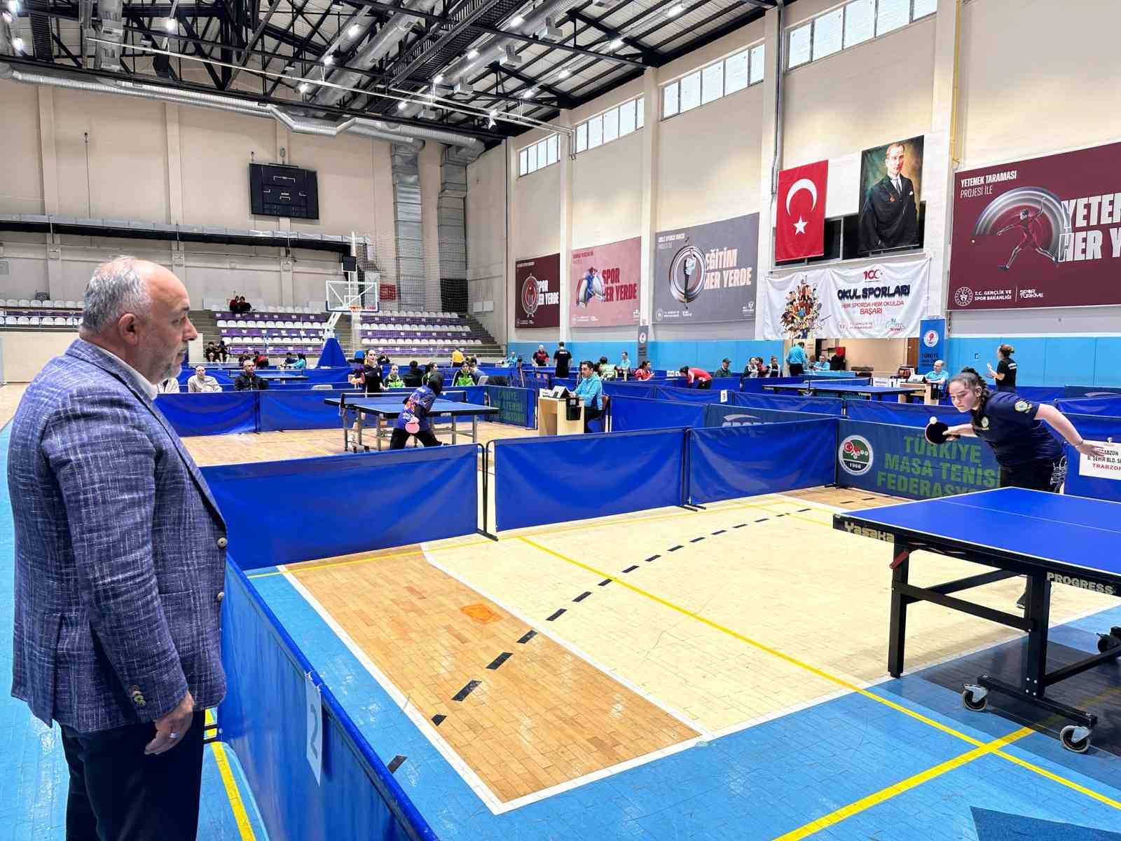 Masa tenisi müsabakaları başladı