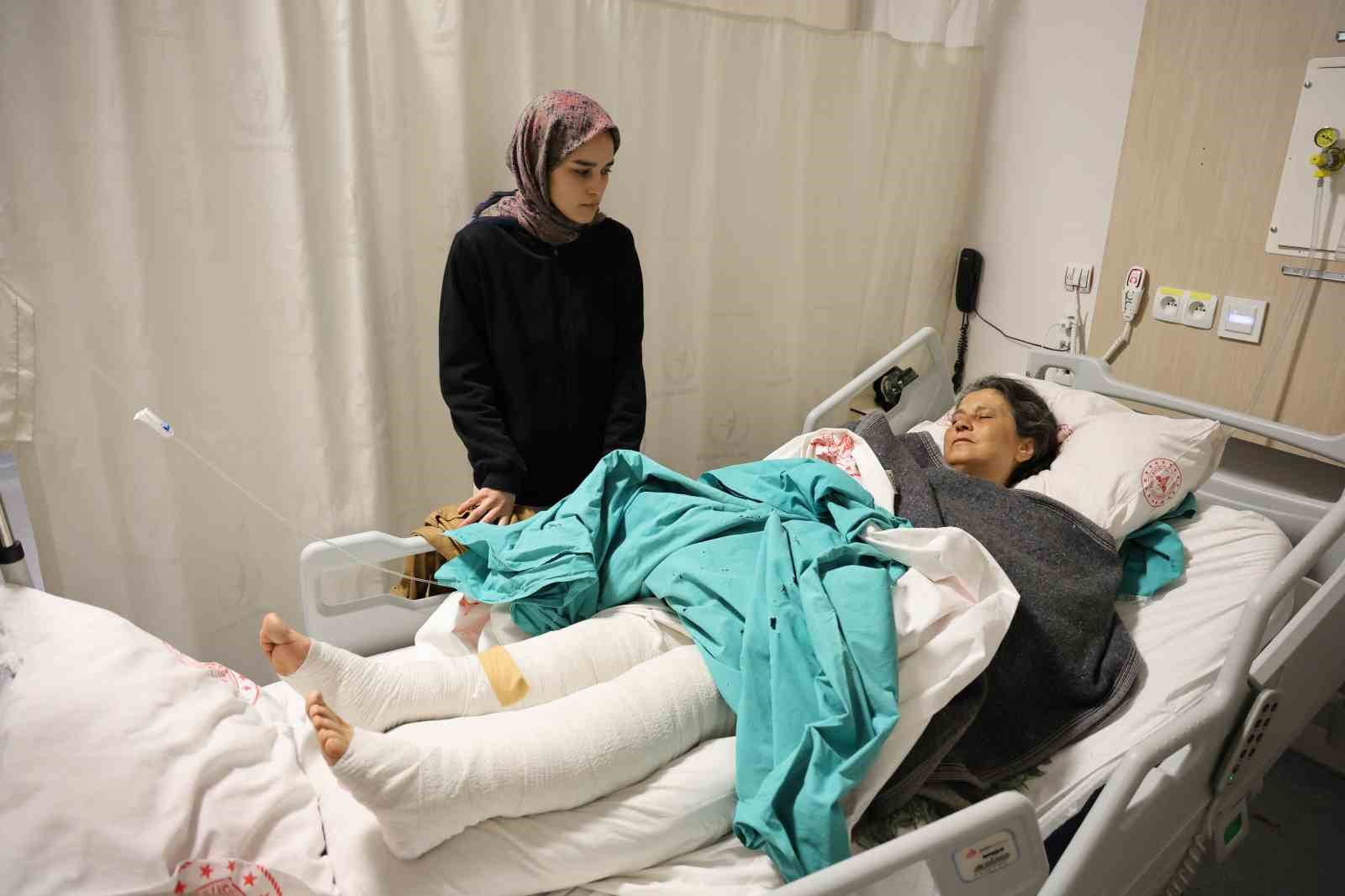 Annesi vurulan, abisi bıçaklanan kadının feryadı: "Canımdan endişe ediyorum"