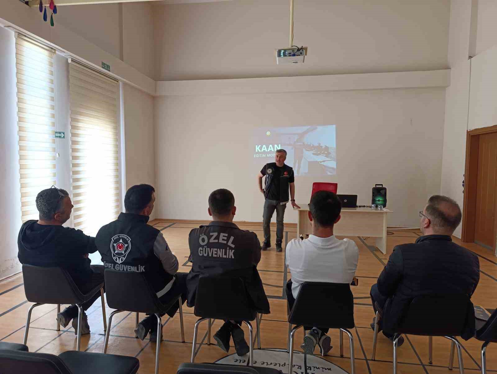 Tekirdağ&rsquo;da Narkorehber Timi&rsquo;nden uyuşturucuyla m&uuml;cadele seferberliği
