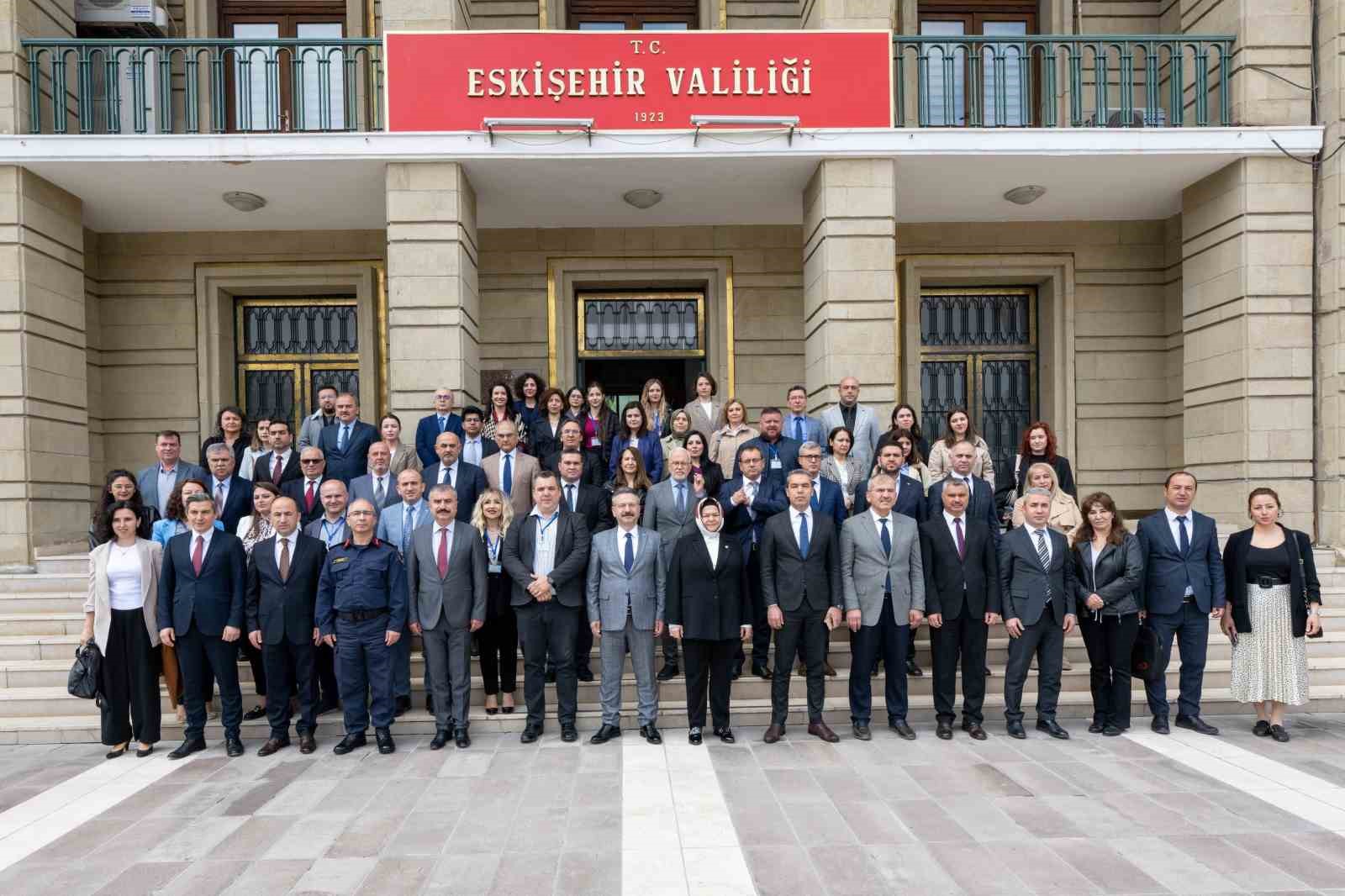 &rsquo;Kriz ve Afet Zamanlarında Bağımlılıkla M&uuml;cadelede Kamu-STK İş Birliği&rsquo; toplantısı yapıldı
