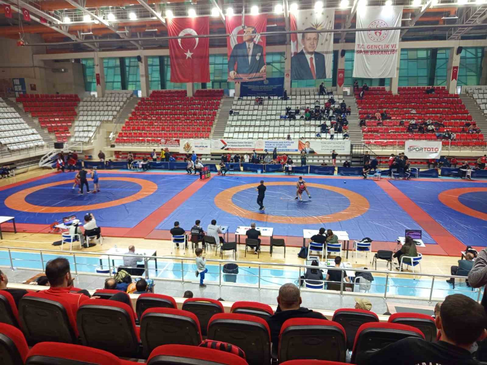 Erzincan U15 Türkiye Güreş Grup Müsabakalarına ev sahipliği yaptı