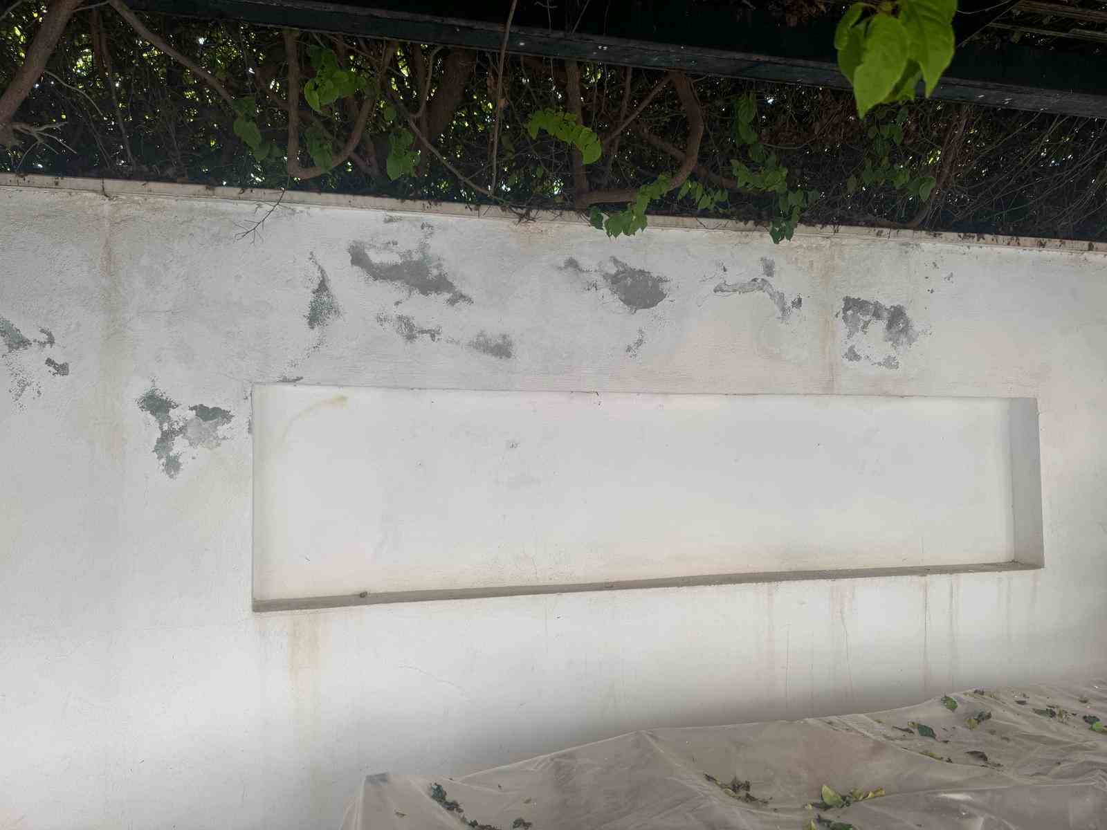 Datça’da 250 metre uzunluğundaki duvar imece usulü boyandı