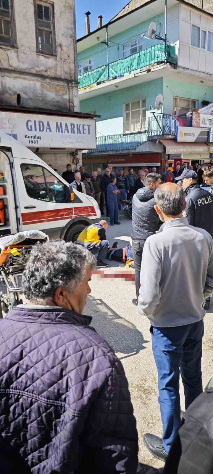 Karabük’te motosiklet yayaya çarptı: 2 yaralı