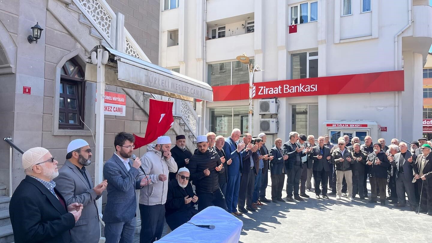 T&uuml;rkeli&rsquo;de ilk hacı kafilesi dualarla uğurlandı
