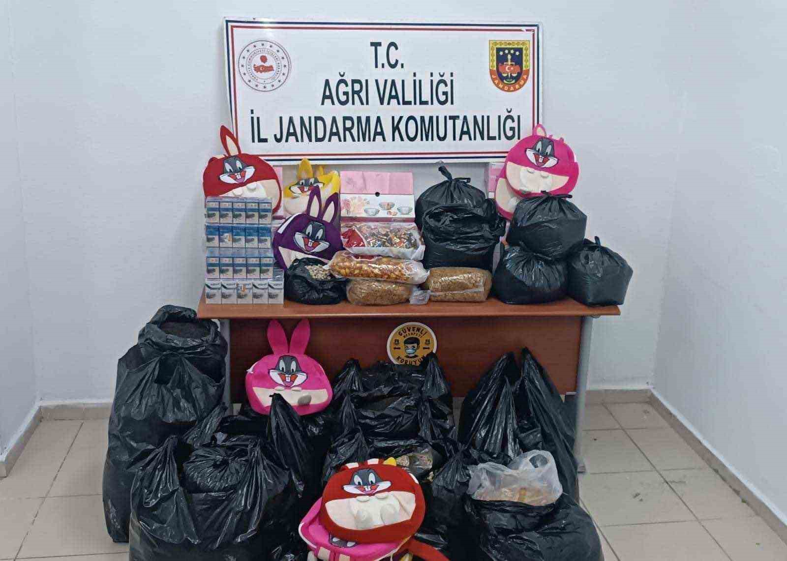 Ağrı’da Jandarma ekiplerinden kaçakçılık operasyonu: 4 gözaltı
