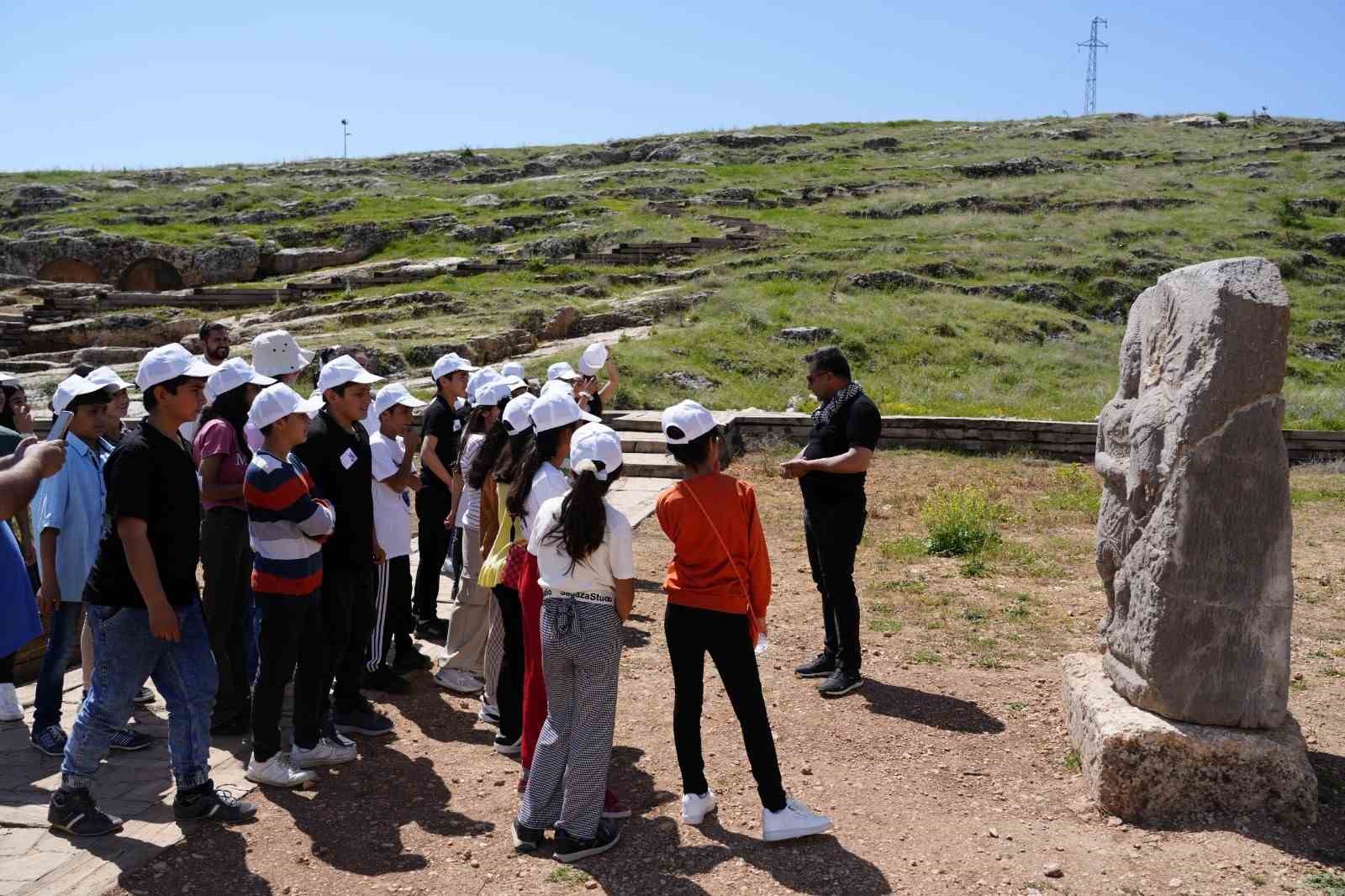 Arkeoloji topluluğundan minik kaşiflere kültürel miras eğitimi
