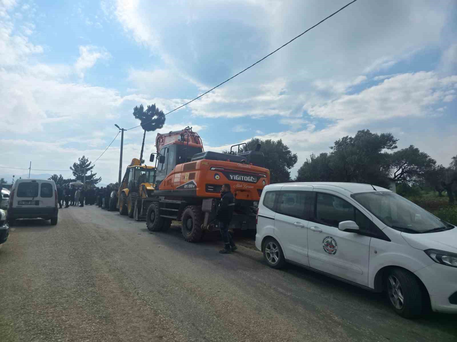 Kemalpaşa’da kaçak yapıların yıkımına başlandı