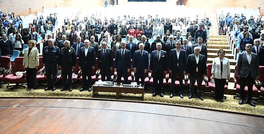 Uşak Üniversitesi 9 ülkenin katıldığı tasarım zirvesine ev sahipliği yapıyor