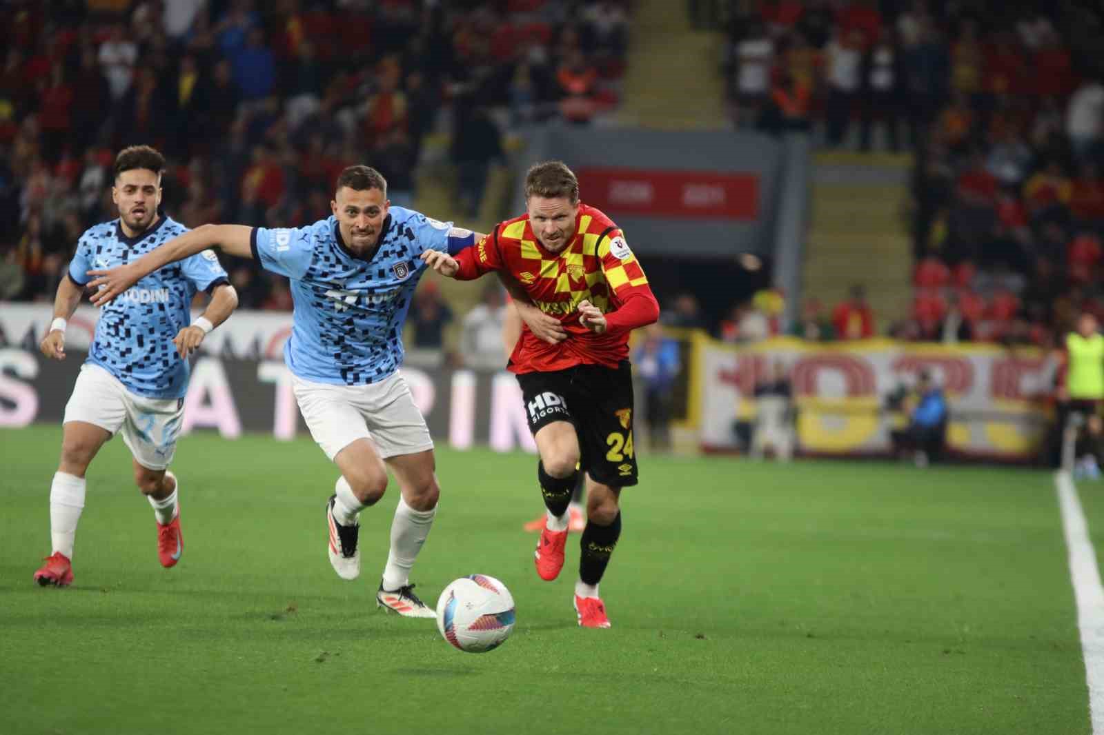 Trendyol Süper Lig: Göztepe: 4 - Başakşehir: 1 (Maç sonucu)