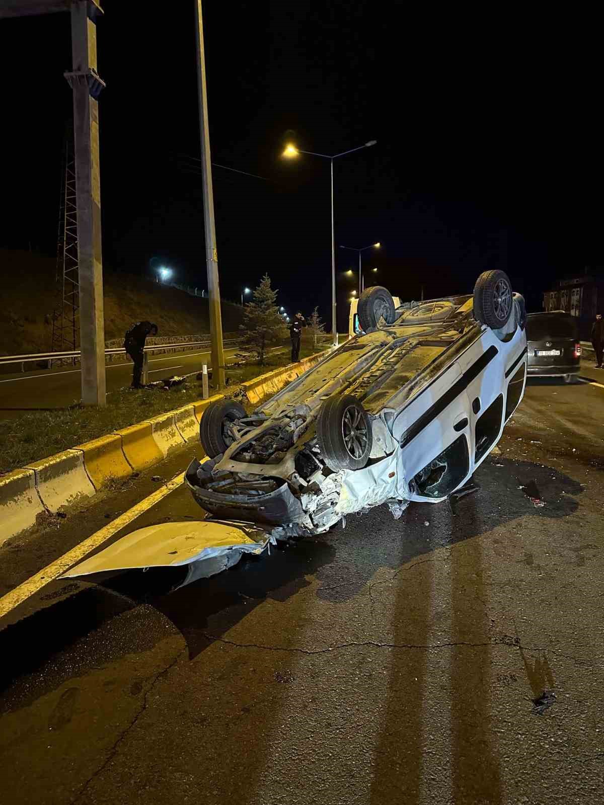Ağrı’da Trafik Kazası: Kamyonet devrildi, 2 yaralı