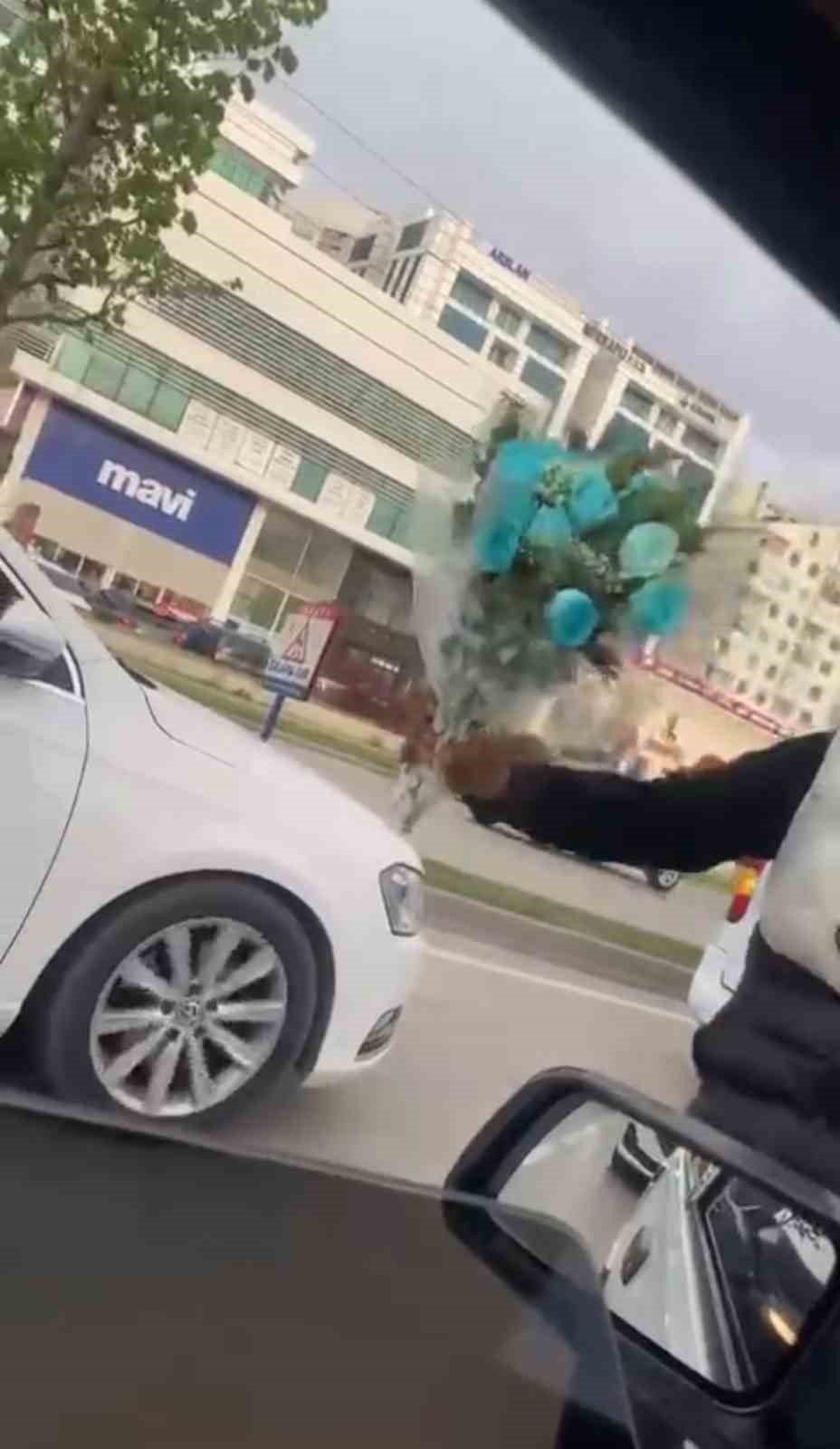 Müzik sesini duyunca dans etmeye başladı
