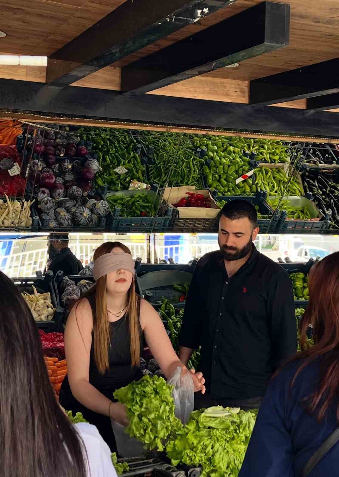 Artvin’de öğrenciler engelli bireylerin yaşamına dokundu