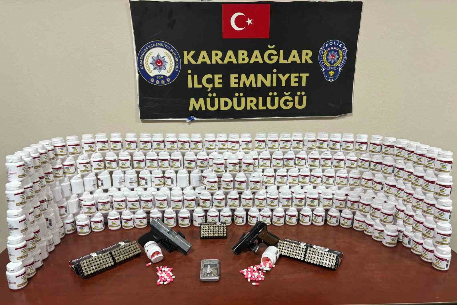 Sattığı uyuşturucu maddeleri dükkanda gizliyormuş