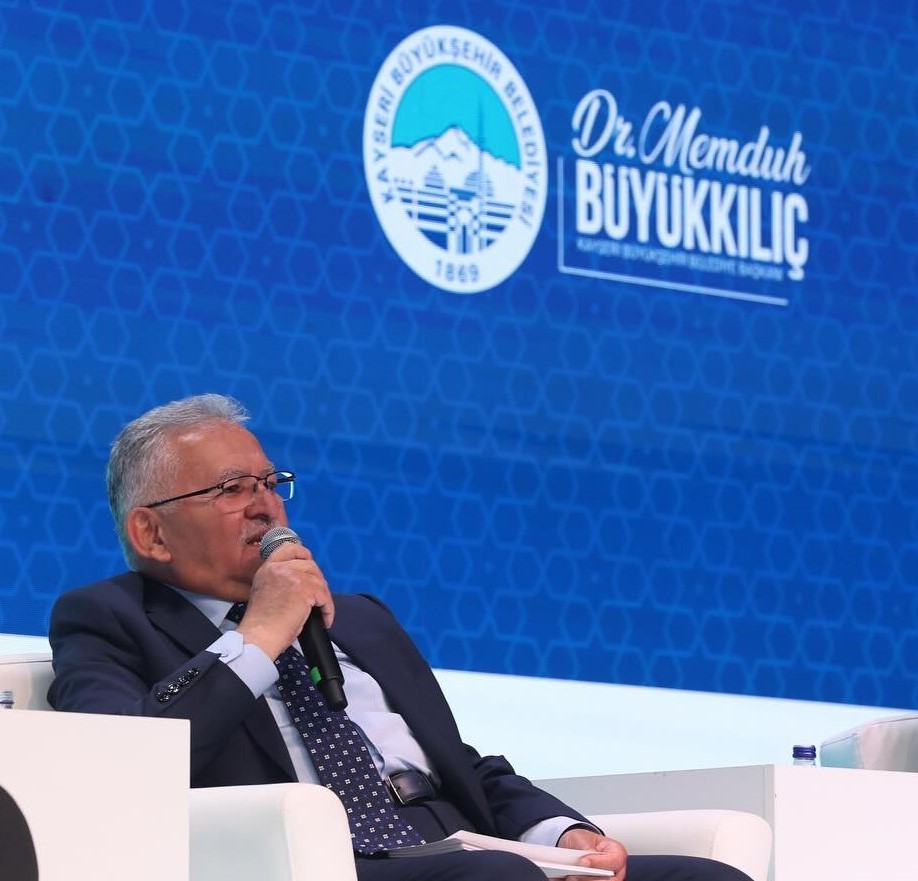 Başkan Büyükkılıç: "İş garantili kurslar açıyoruz"