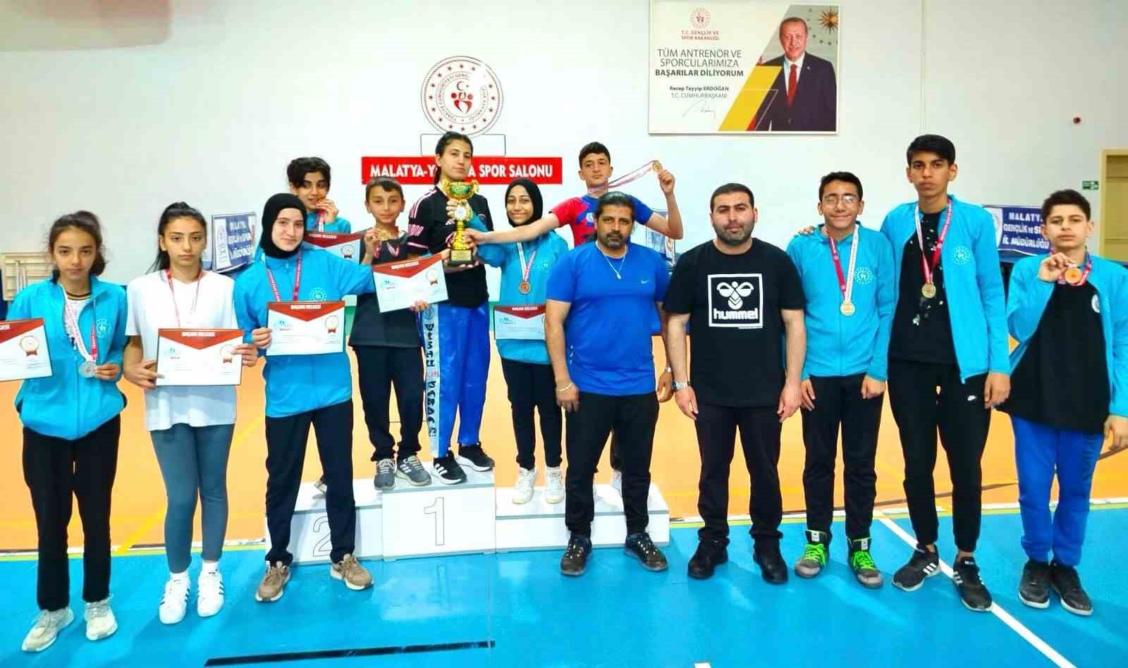 Wushu kung-fuda Elazığ’dan derece üstüne derece

